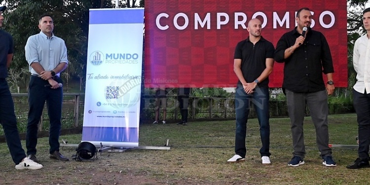 CONECTAR A INVERSORES. Facundo Benítez, gerente comercial de Mundo Propiedades, y Gonzalo Codas, director de Cresia, se explayaron sobre Link Center y los demás desarrollos de la zona.