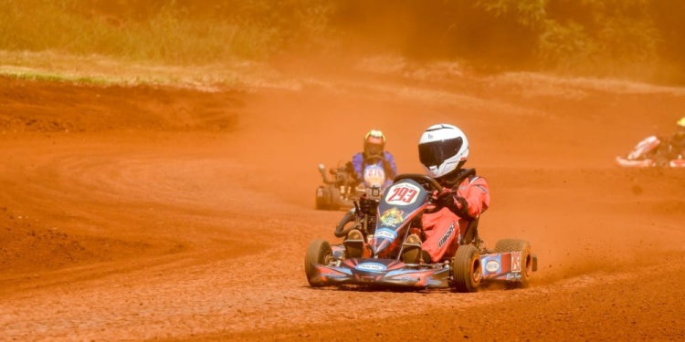 NUBE ROJA. Benicio Tomasino emerge en la tierra de Campo Grande. El juvenil se llevó la corona en la Estándar.