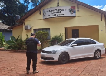 Persecución en Eldorado: secuestran un auto robado y buscan al conductor prófugo