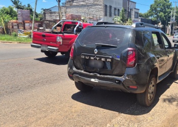 Triple accidente de tránsito: una joven lesionada y un conductor prófugo en Posadas