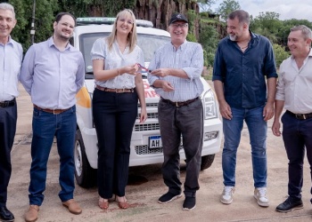 Entregaron ambulancias y equipamiento sanitario adquiridos con recursos propio de la Provincia