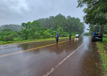 Despiste vehicular con cuatro personas heridas en la Ruta Provincial 103
