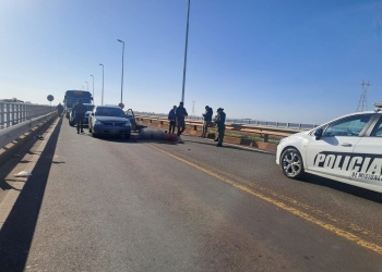 Choque en el puente Posadas–Encarnación generó demoras y un herido