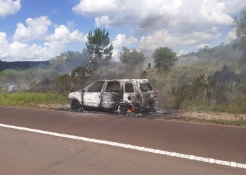 Un auto se prendió fuego sobre la Ruta Nacional 14