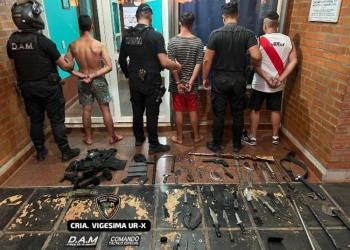 Hachas, cuchillos, armas de utilería y hasta un chaleco antibalas: detuvieron a tres violentos hermanos en Posadas