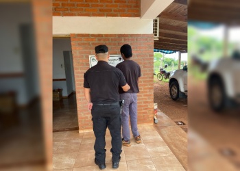 Detuvieron a un hombre en San José por arrastrar a su perro hasta matarlo