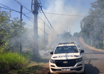 Bomberos sofocan fuego en malezal y alertan por alto riesgo de incendios