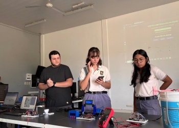 Estudiantes misioneros desarrollaron lentes inteligentes con IA para asistir a personas con discapacidad visual