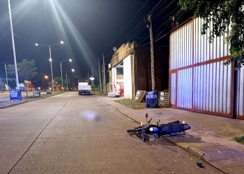 Madrugada trágica: murió un motociclista que despistó en la colectora Tulo Llamosas