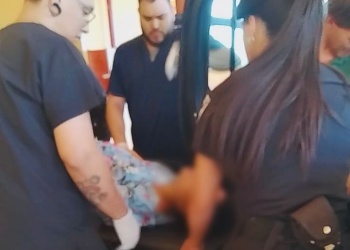 Policías de Villa Bonita asistieron a una mujer en trabajo de parto