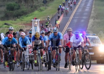 Biciperegrinos partieron desde Posadas rumbo a la Basílica de Itatí tras recibir la bendición