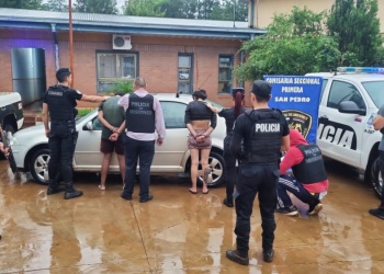 Pareja robó un auto en Irigoyen y, tras un persecución, cayó en San Pedro