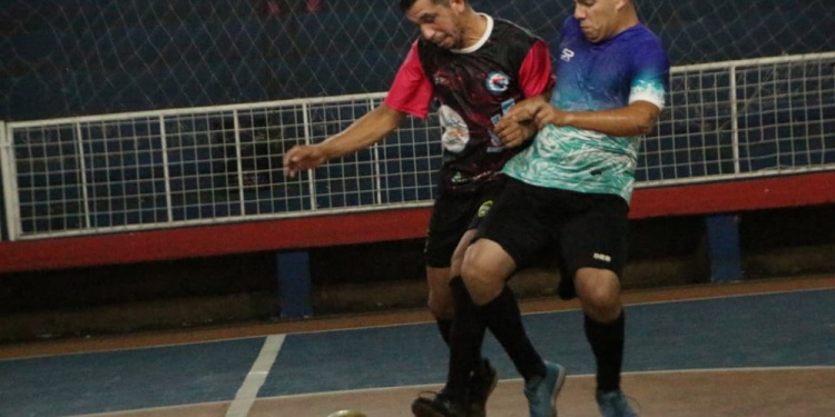 EMOCIONES. La redonda sigue rodando durante enero, esta vez en el Brown (Gentileza Solo Futsal)