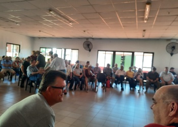 Yerbateros inician cese de cosecha y exigen reunión abierta con el presidente del INYM