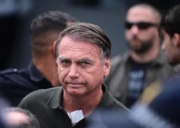 Brasil: Bolsonaro resultó herido tras caerse en prisión