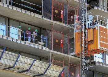 Cuál es el sector que bate récords en empleos en negro y el dato llamativo que refleja el deterioro laboral