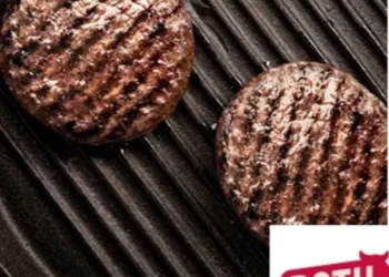 Tambalea un ícono de la hamburguesa en Argentina y 450 trabajadores esperan en la calle