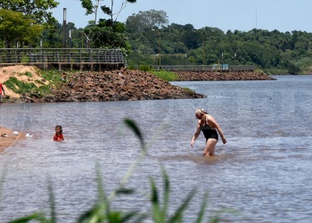 Vecinos de Candelaria y visitantes piden que se habiliten las playas