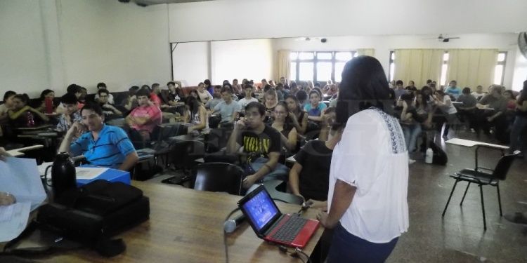 EXIGEN PARITARIAS. Varios gremios rechazaron el último aumento, por decreto, del 2% retroactivo.