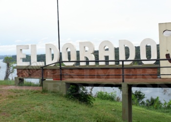 Prefectura advirtió que no hay balnearios habilitados sobre el río Paraná en Eldorado