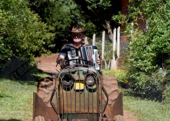 Elvio Oztryzniuk: “Cuando subís al escenario e interactuás con el público, te olvidás de todo lo demás”