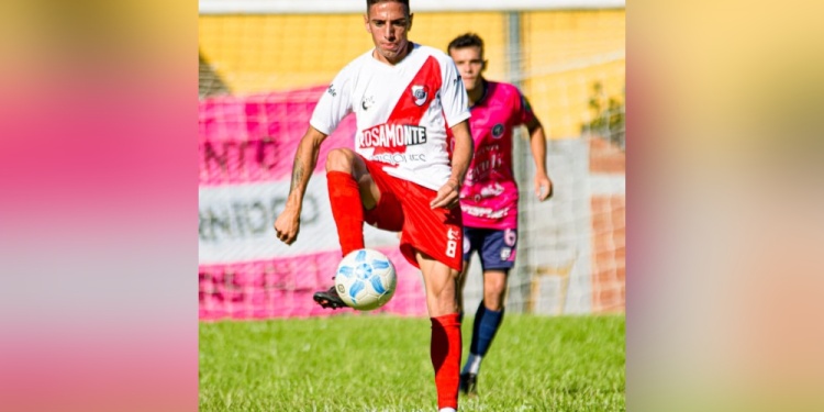 BUENA VENTAJA. En el choque de ida, La Franja derrotó al Rosa de visitante. (Foto Prensa GAF)