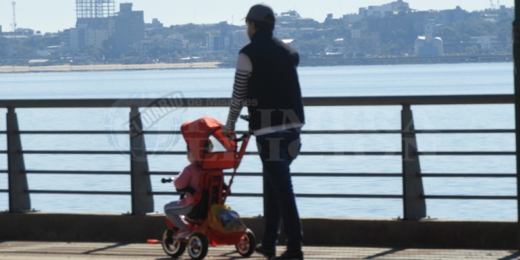 NUEVO COMIENZO. Los cuidados y vínculos afectivos estables son claves en esta etapa del desarrollo,