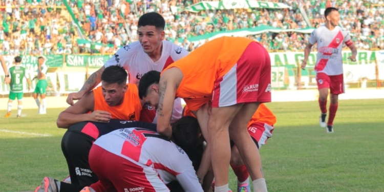 VENTAJA. La Franja logró un triunfazo en Corrientes y va por un nuevo paso. Foto: Gentileza A.Wereszczuk