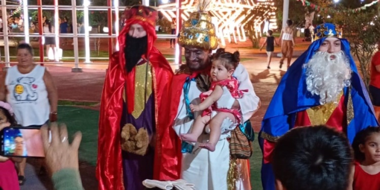 VERANO DE JUEGOS. El Parque de las Fiestas es uno de los puntos de la capital provincial donde todos los fines de semana se desarrollarán distintas actividades, para toda la familia, en esta oportunidad el espacio recibió la visita de los Reyes Magos.