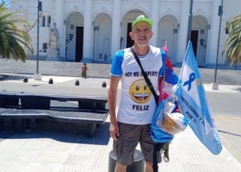 Un misionero recorre el país a pie para promover la prevención del cáncer