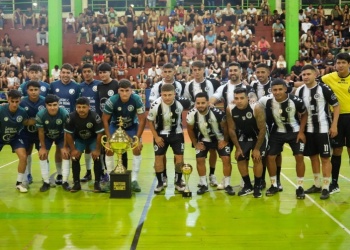 Apóstoles vivió una noche a puro futsal con el campéon de la Copa Potrero