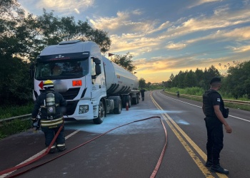 Controlaron un principio de incendio en un camión con gas sobre la Ruta 14