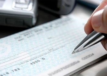 Crece la preocupación por cheques falsos y rechazados en medio de la recesión