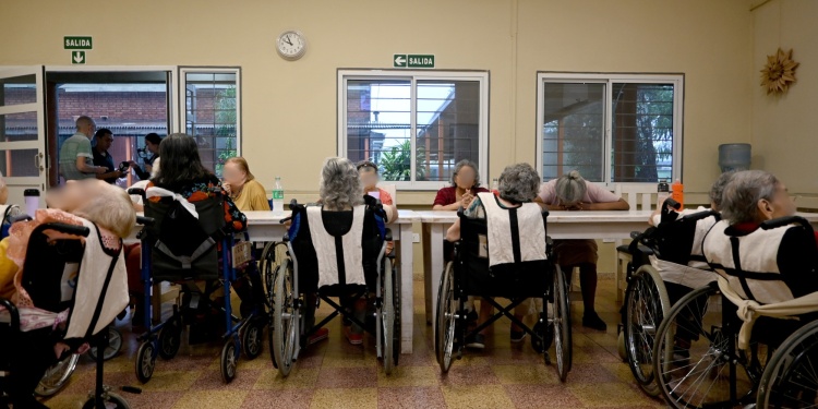 SUJETOS DE DERECHO. Transitar la tercera edad en condiciones de vida dignas y seguras.