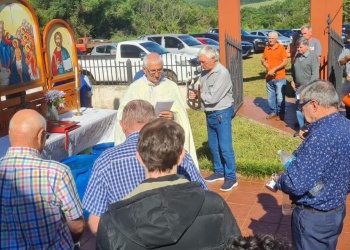 Apóstoles celebró la tradicional Bendición de las Aguas con el rito bizantino ucraniano