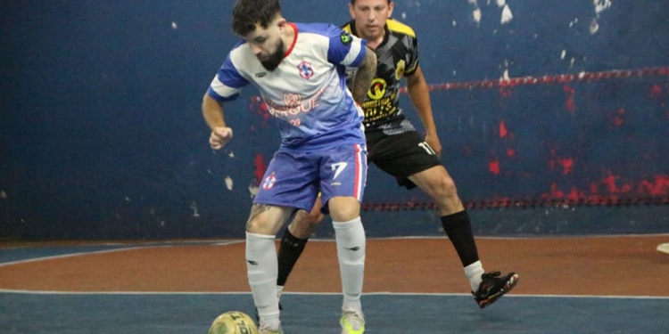EMOCIONES. El futsal vuelve a copar las noches de verano en Villa Urquiza. (Foto: Gentileza Sólo Futsal)