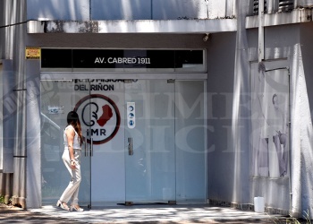 Tras un día de angustia para los pacientes, centros de diálisis retomarán hoy el servicio