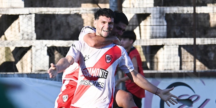 CLAVE. El '10' paraguayo fue importante para destrabar el partido: asistió a Mauro Gómez en el primero, y marcó el 2-0. (Foto de Archivo).