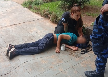 Un adolescente se descompensó frente a una comisaría y fue hospitalizado