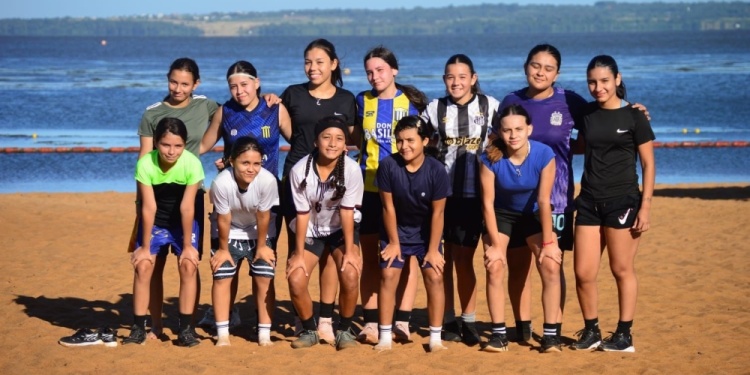 A MOVERSE. Los entrenamientos son en el club y en la arena de El Brete.