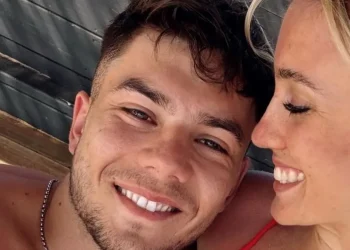 Lucas Blondel le propuso casamiento a Morena Beltrán durante unas vacaciones