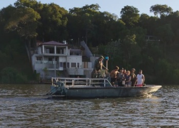 Naufragio frente a Candelaria: rescataron ilesos a todos los ocupantes de una embarcación