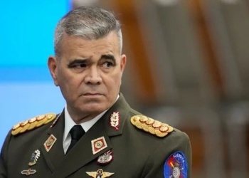 Padrino López anunció respuesta armada en todo el país tras incursión militar de EEUU en Venezuela