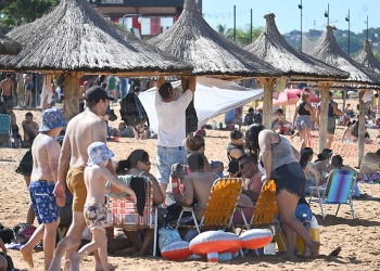 Menos conflictos y más familias en las playas de Posadas