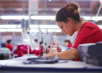 La crisis textil se profundiza: paralizan una planta en Tucumán y crece la alarma por importaciones