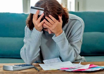 Endeudamiento récord limita el acceso al crédito y frena el consumo de las familias