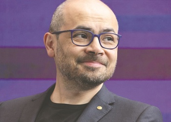 CEO de DeepMind predice que las gafas de IA reemplazarán a los teléfonos inteligentes