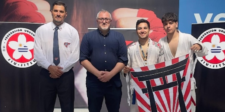 REFERENTE. Los misioneros, junto a Gregory Vallarino, presi de la UPJJ.