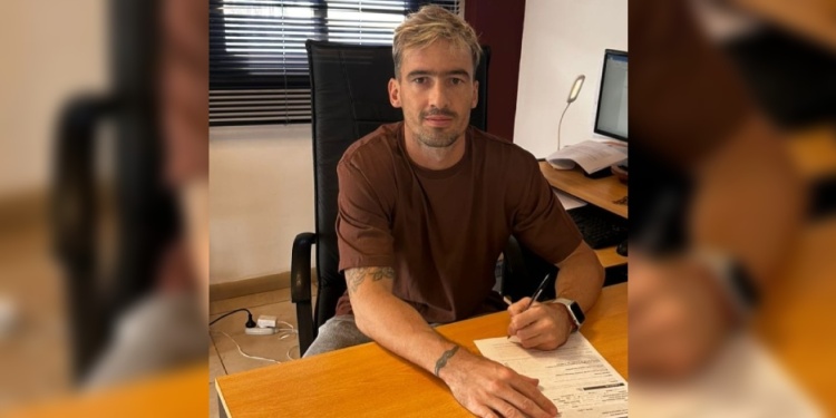 PUSO EL GANCHO. Klusener llega para pelear un lugar en la delantera./ Foto gentileza Prensa Mitre