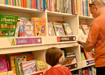 A semanas del inicio de clases, crecen las consultas por manuales y libros escolares